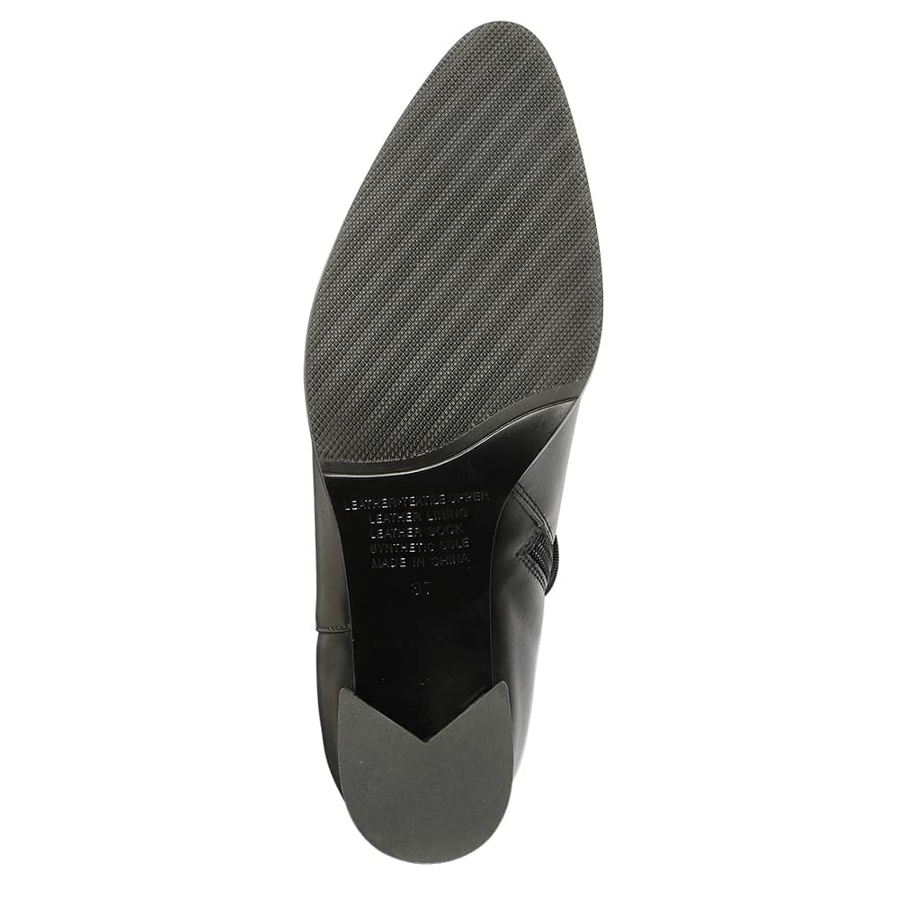 Altona Boot in Black Leather