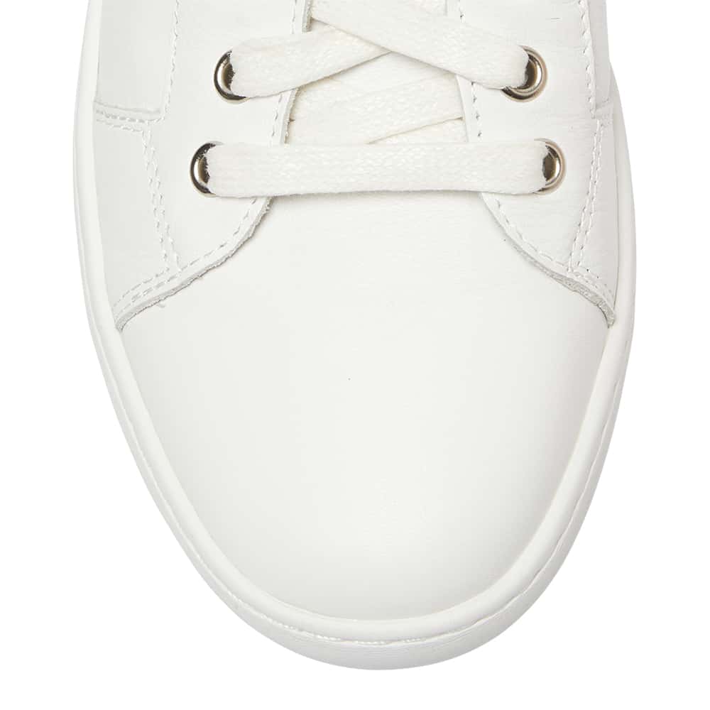 Belem Sneaker in White And Silver Leather