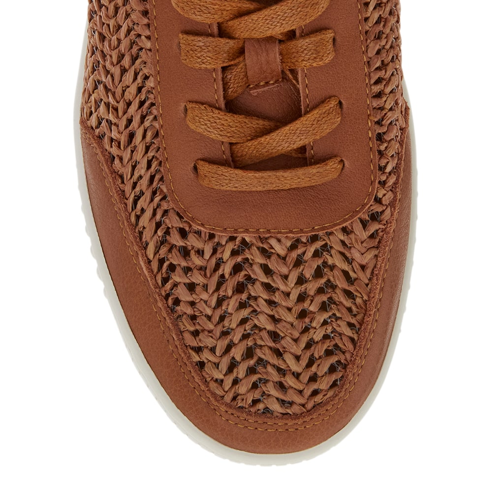 Bond Sneaker in Tan