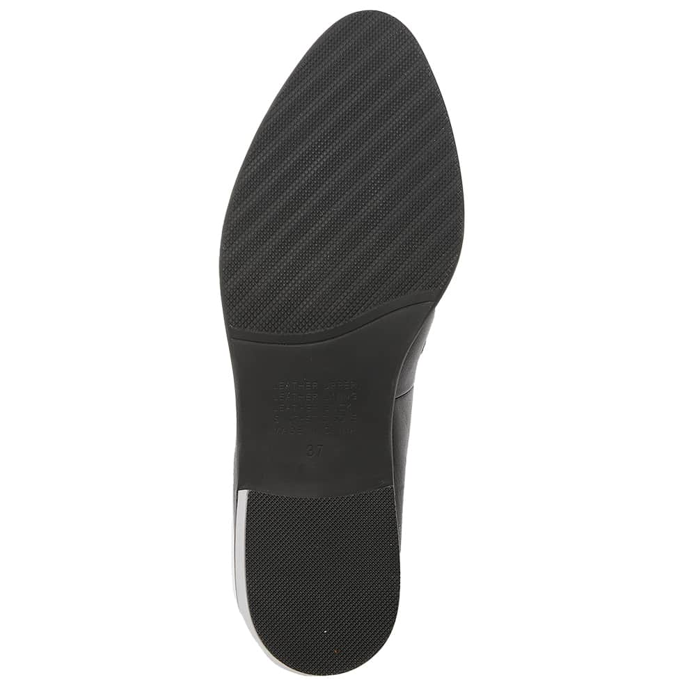 Elena Loafer in Black Leather