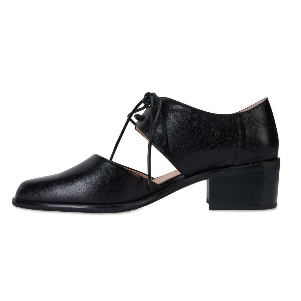 Exhibit Brogue in Black Oil Leather