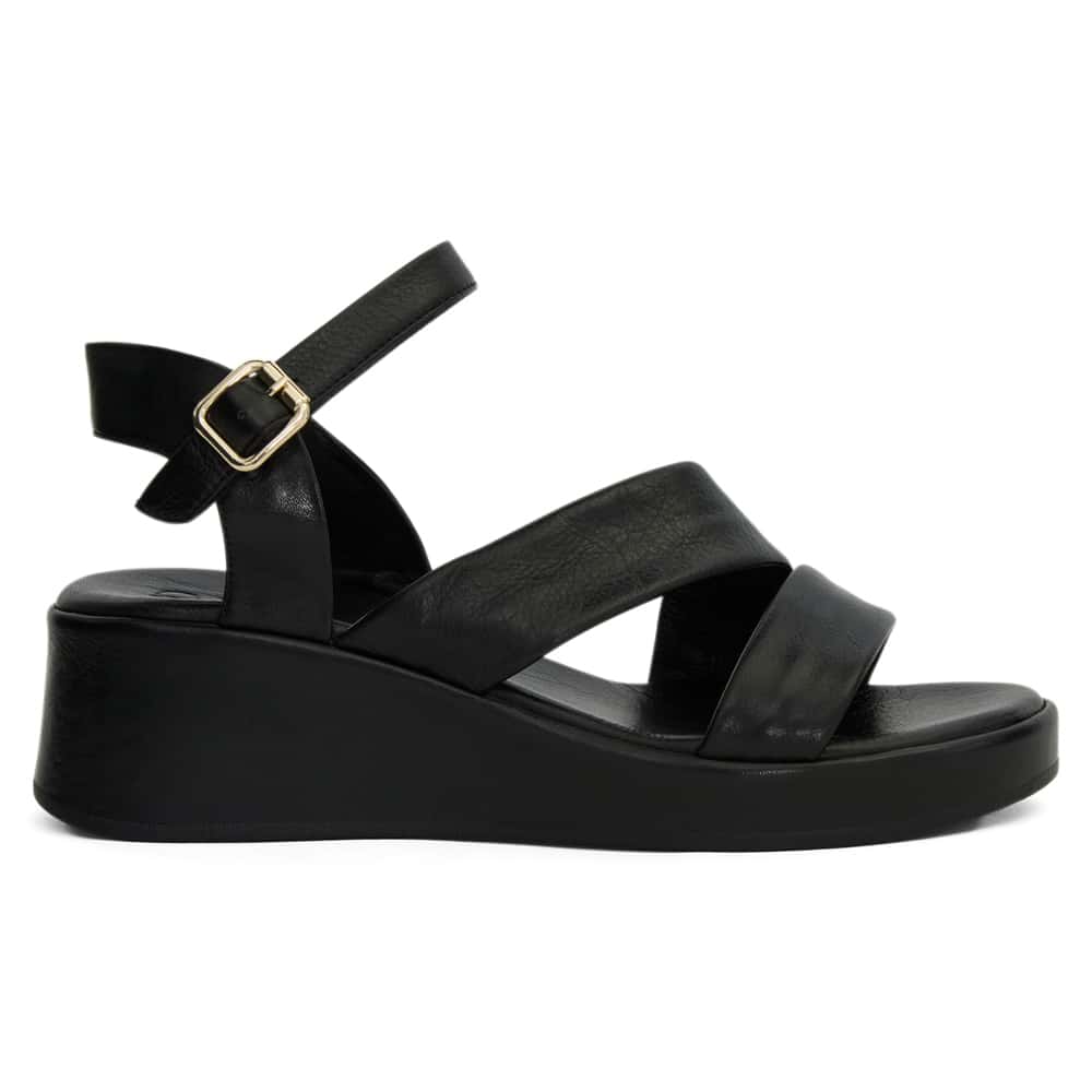 Fianna Wedge in Black Leather