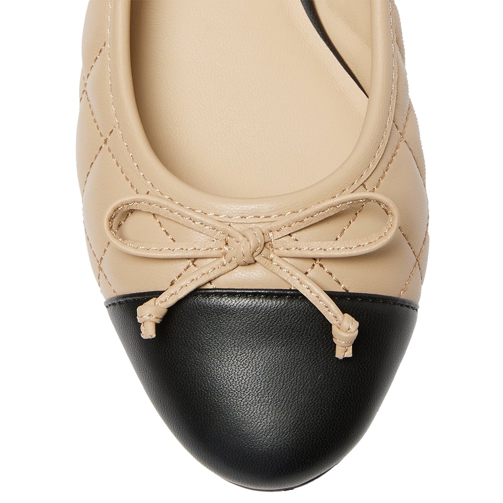 Fifi Flat in Black And Camel Leather
