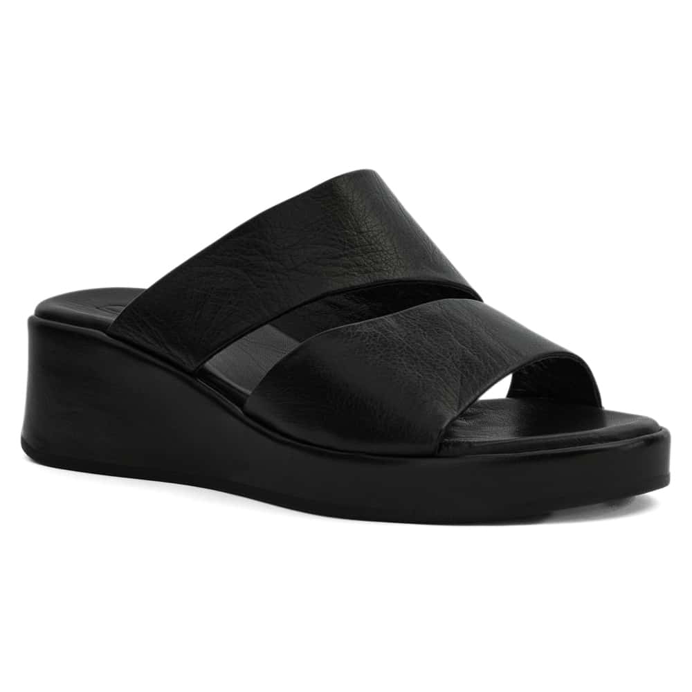 Fiora Wedge in Black Leather