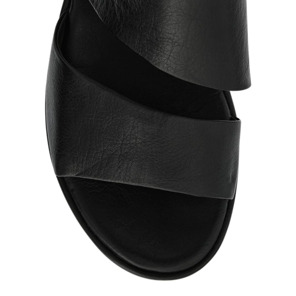 Fiora Wedge in Black Leather