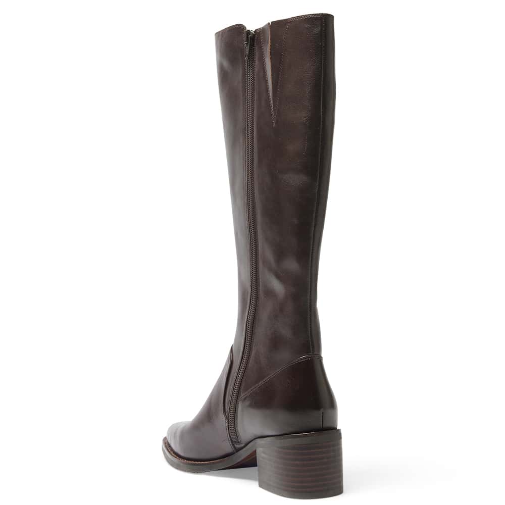 Fortress Boot in Chocolate Glove Leather