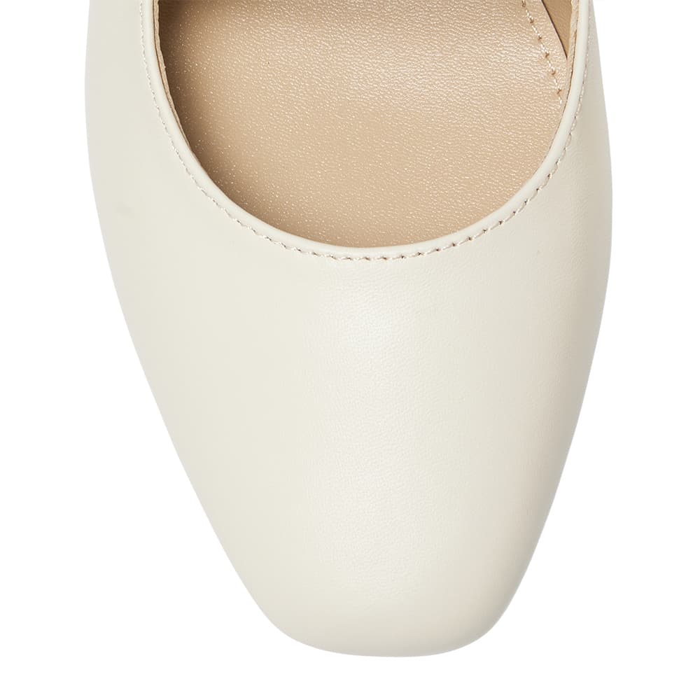 Freda Ballet Flat in Ivory Leather