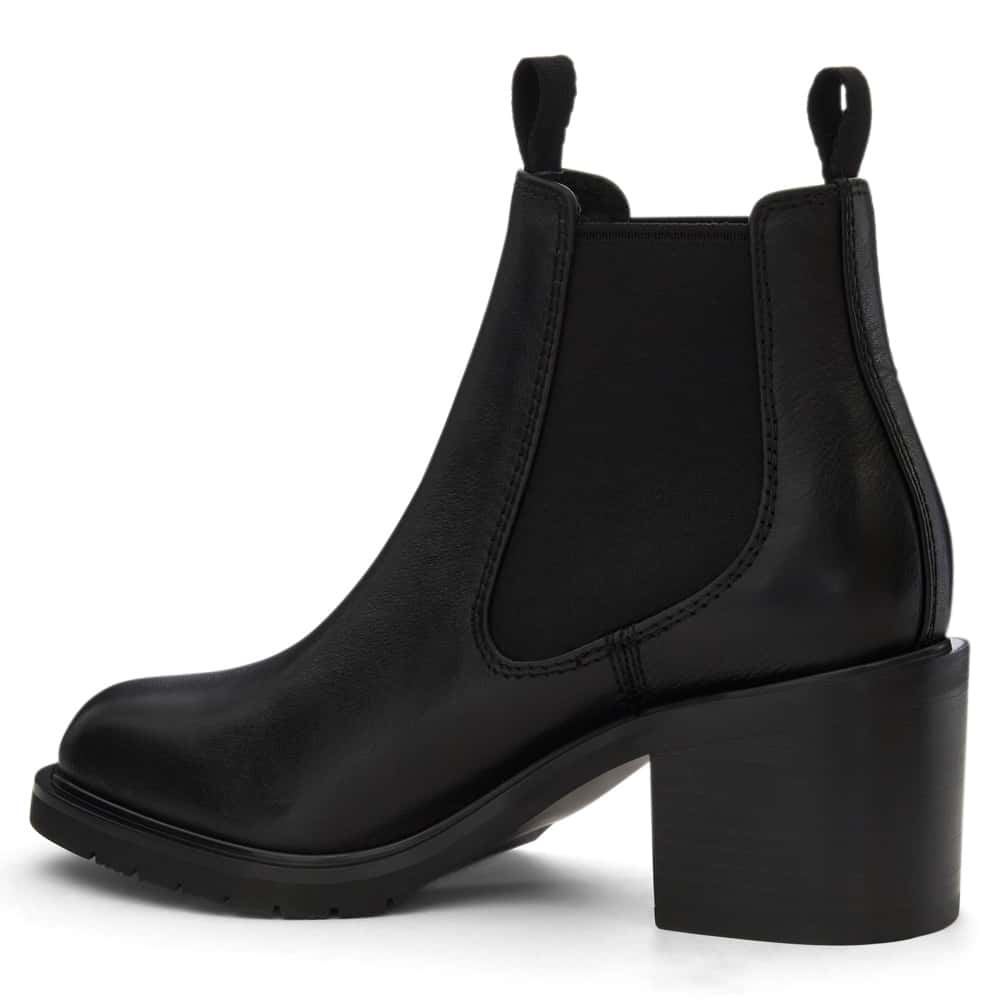 Grasp Boot in Black Leather