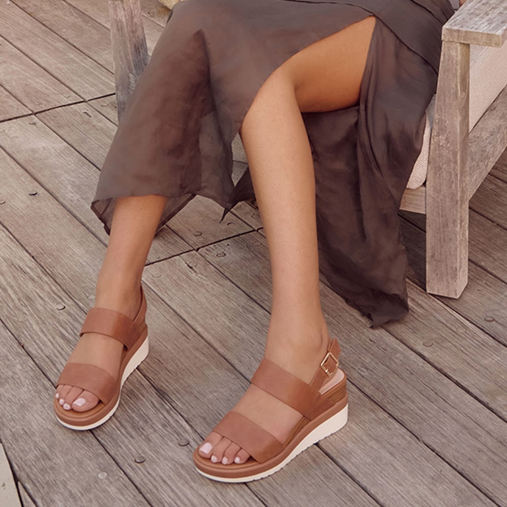 Indiana Wedge in Tan Leather