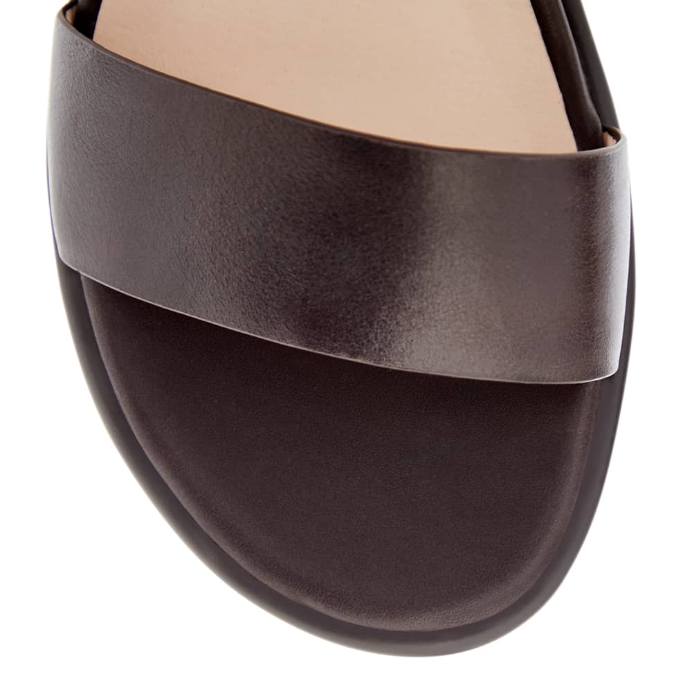 Iris Wedge in Chocolate Glove Leather