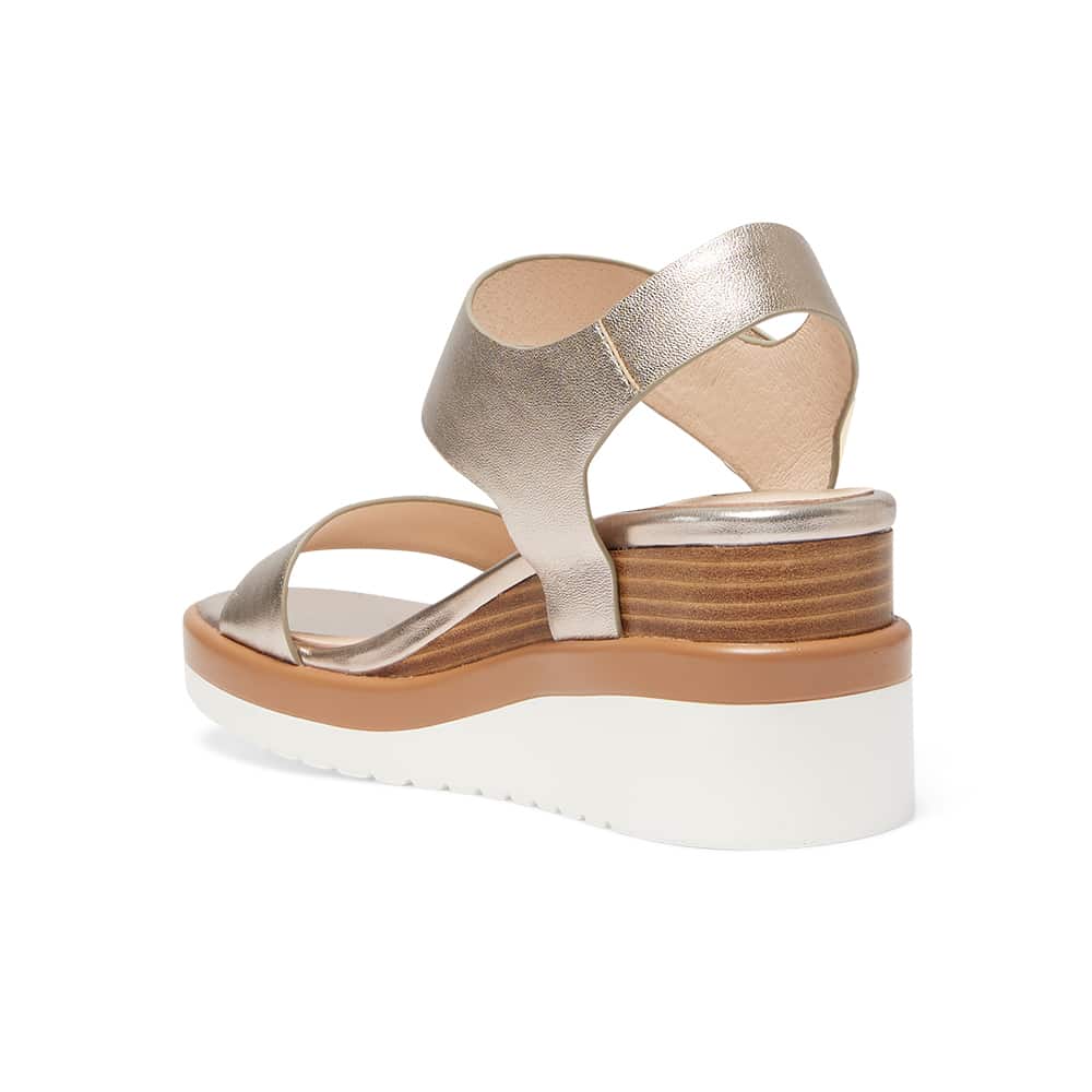 Iris Wedge in Gold Leather