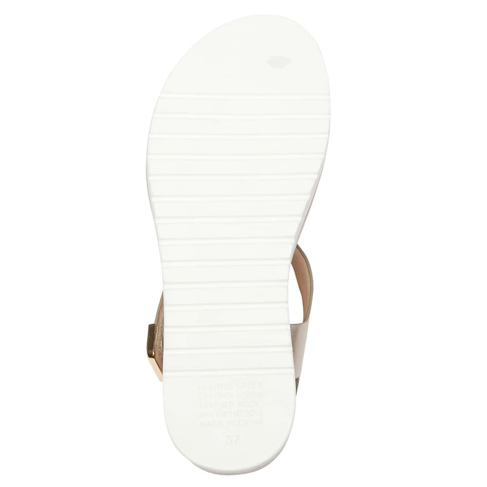 Iris Wedge in Gold Leather