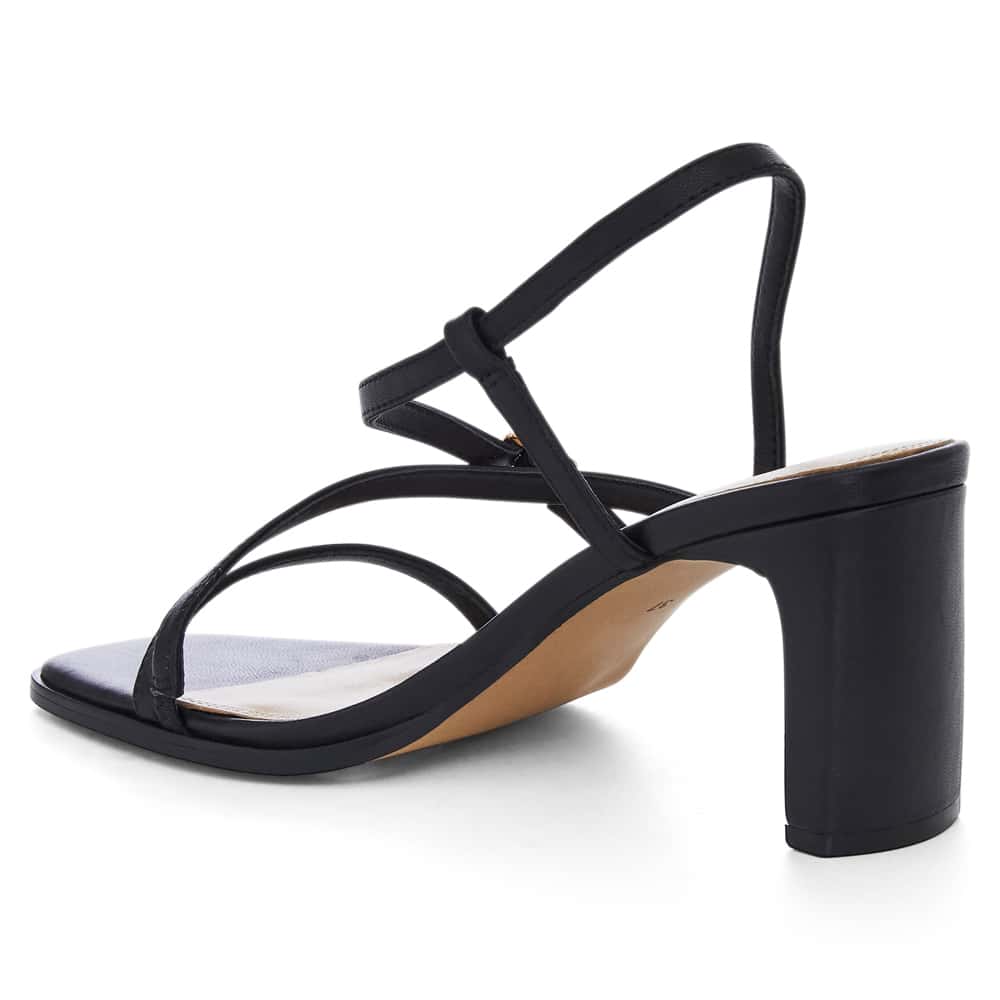 Jennifer Heel in Black Leather