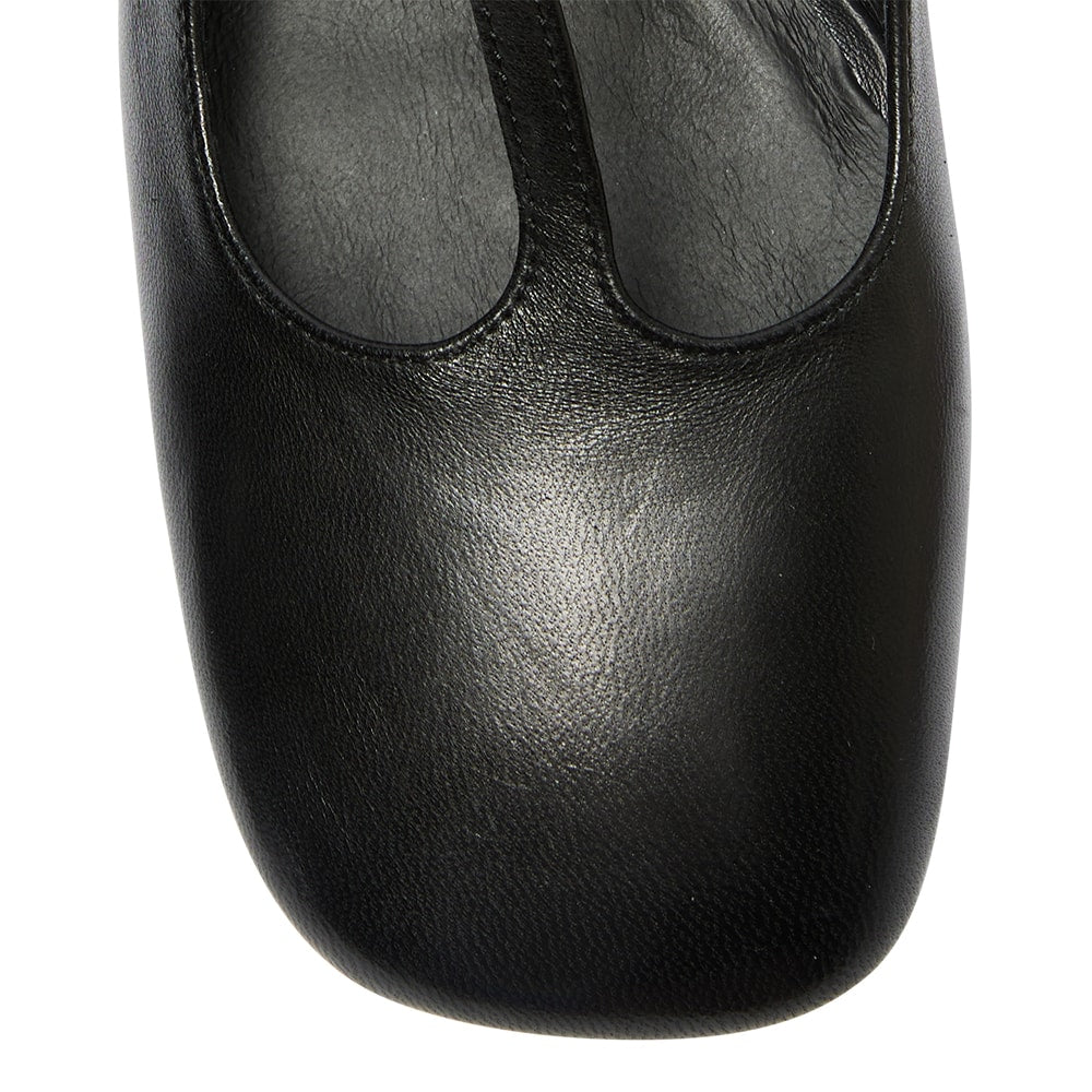 Lotus Heel in Black Leather