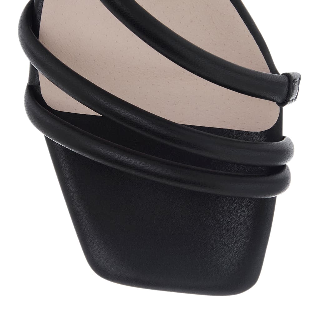 Manila Heel in Black Leather