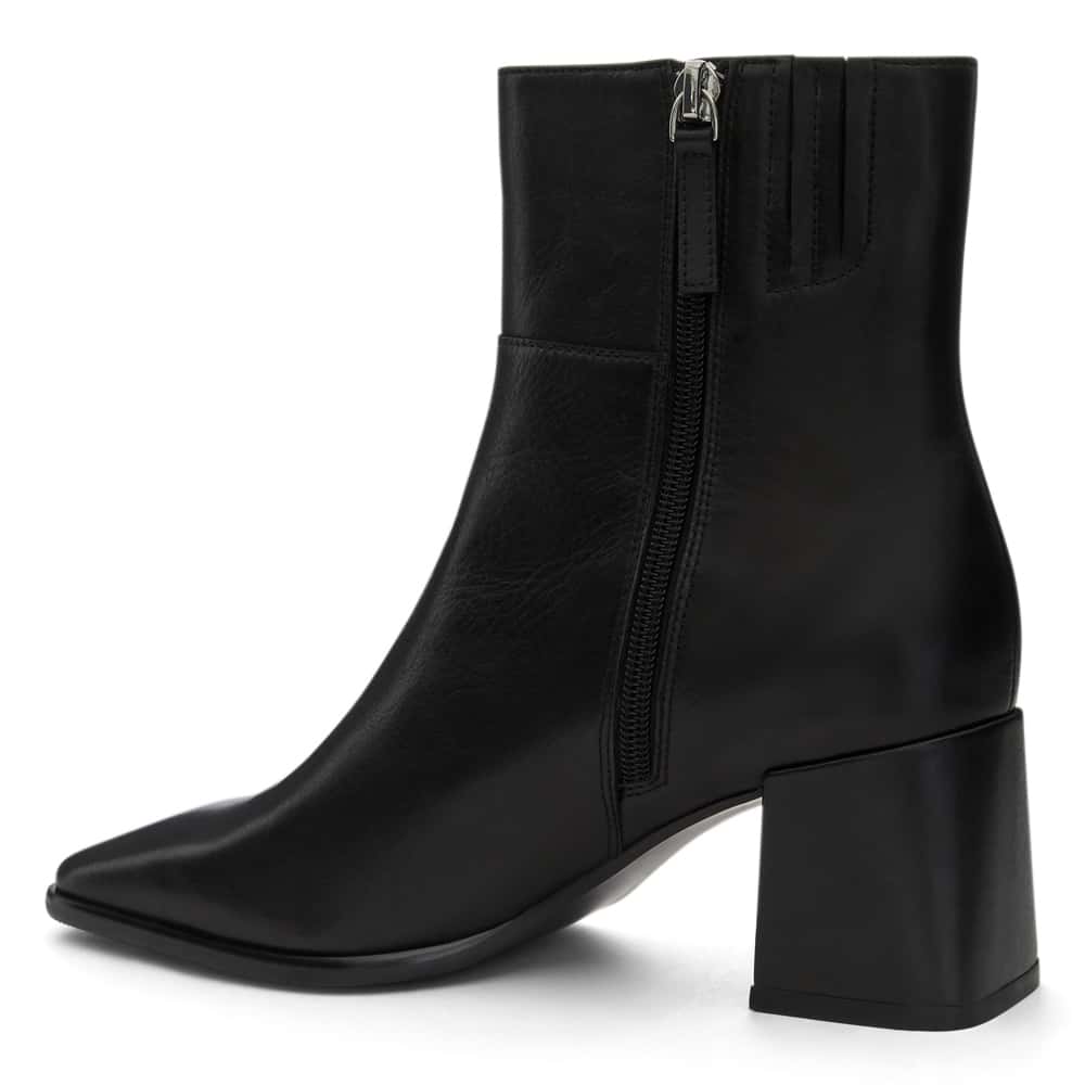 Mira Boot in Black Leather