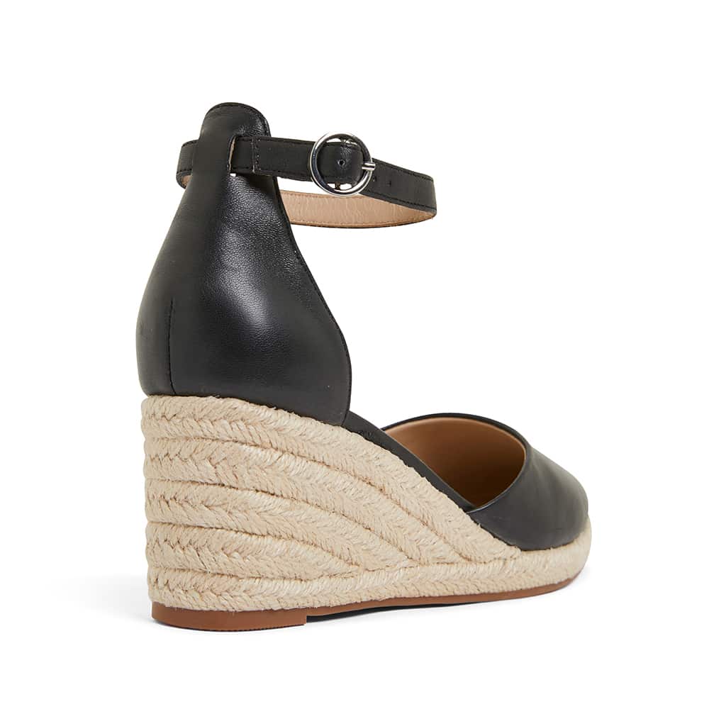 Peru Wedge in Black Leather