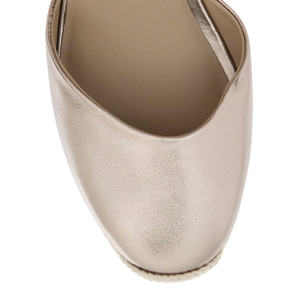 Peru Wedge in Gold Metallic Leather