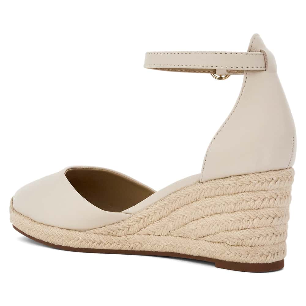 Peru Wedge in Ivory Leather