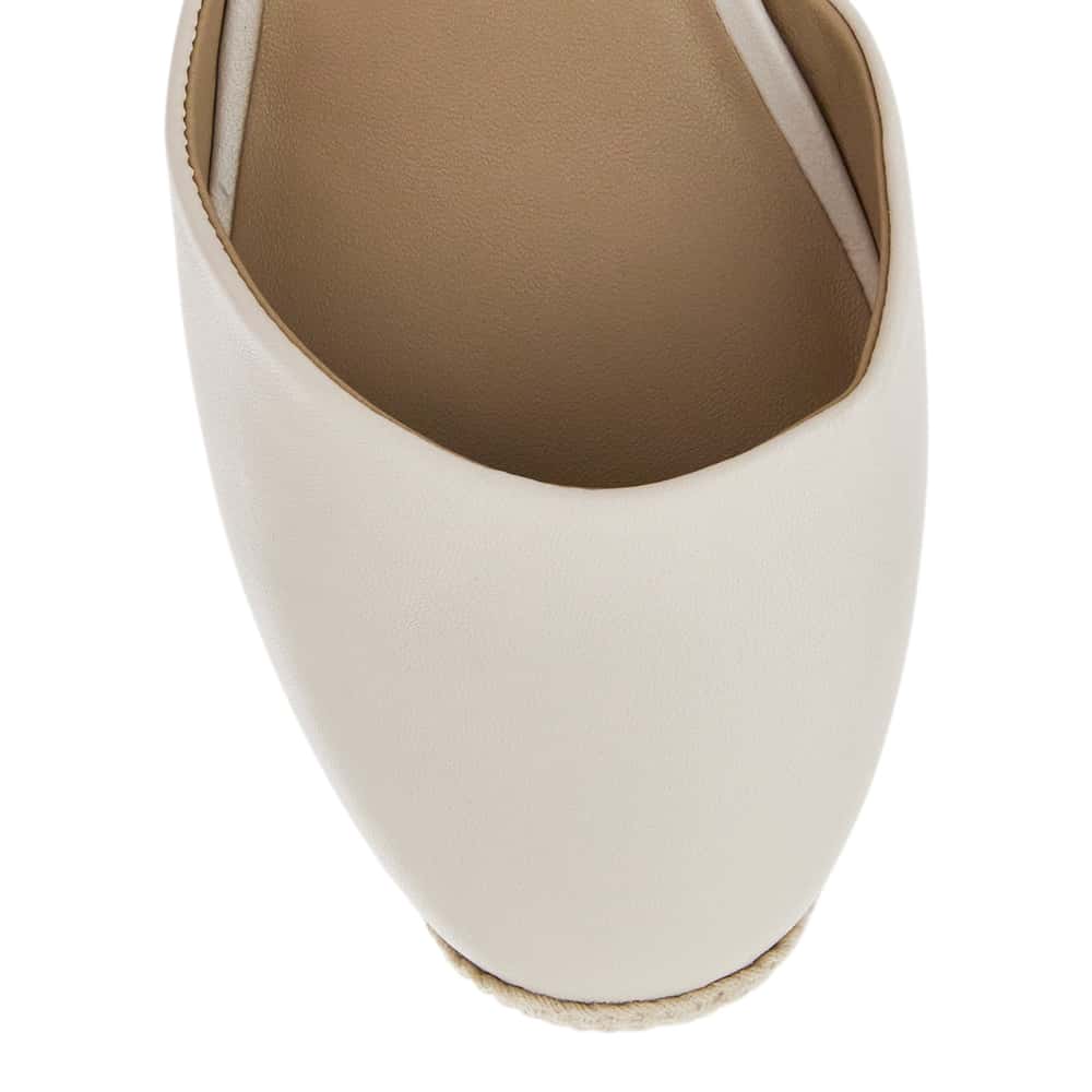 Peru Wedge in Ivory Leather