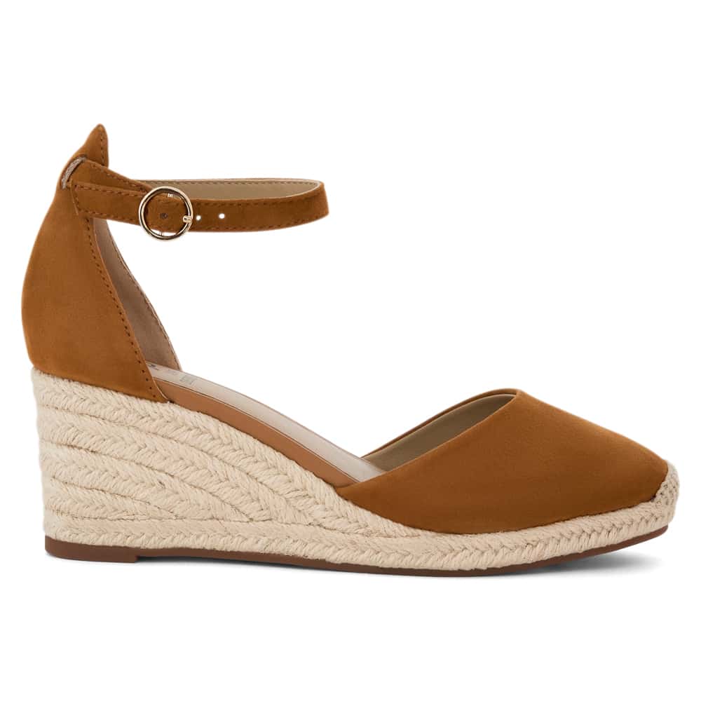 Peru Wedge in Tan Suede