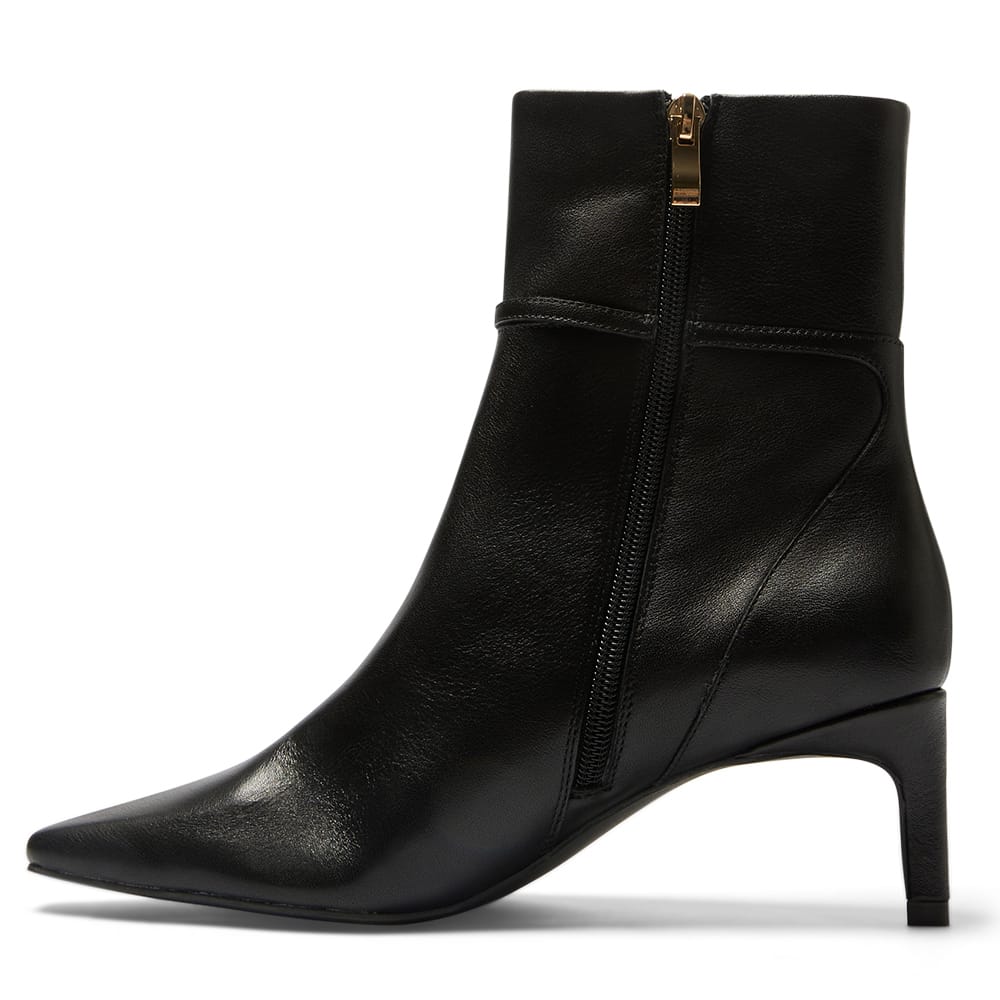 Urgent Boot in Black Leather