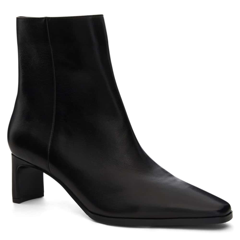 Vanta Boot in Black Leather