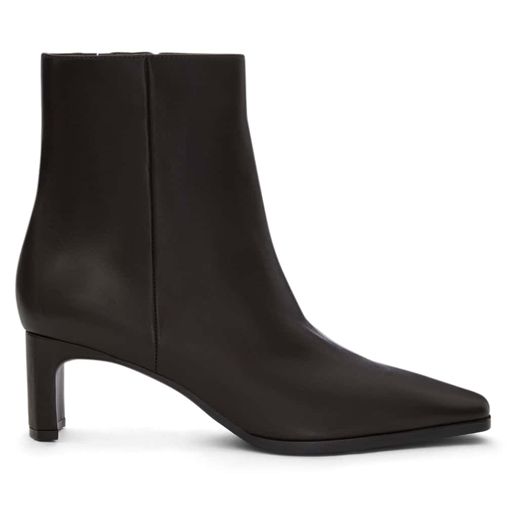 Vanta Boot in Chocolate  Leather