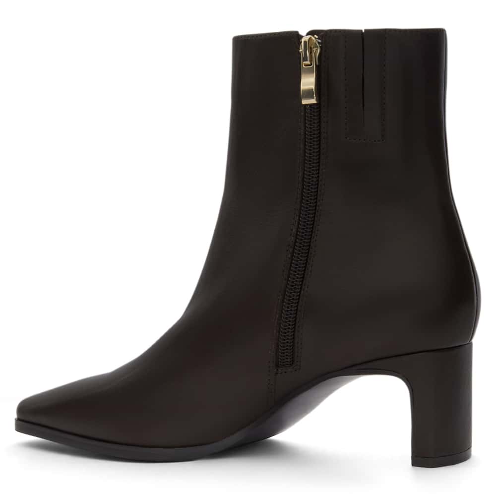 Vanta Boot in Chocolate  Leather