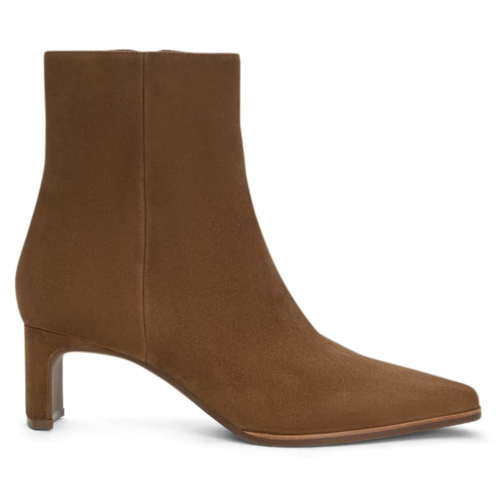 Vanta Boot in Tan Suede