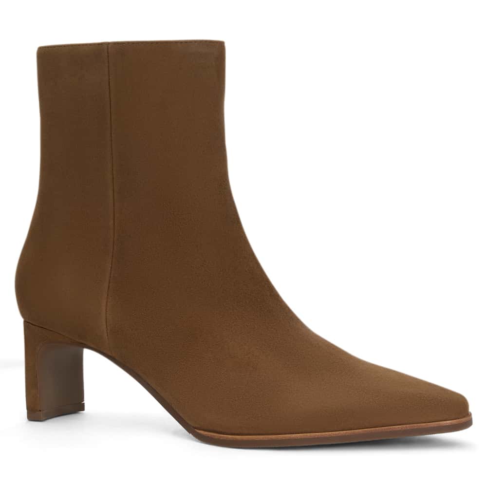 Vanta Boot in Tan Suede