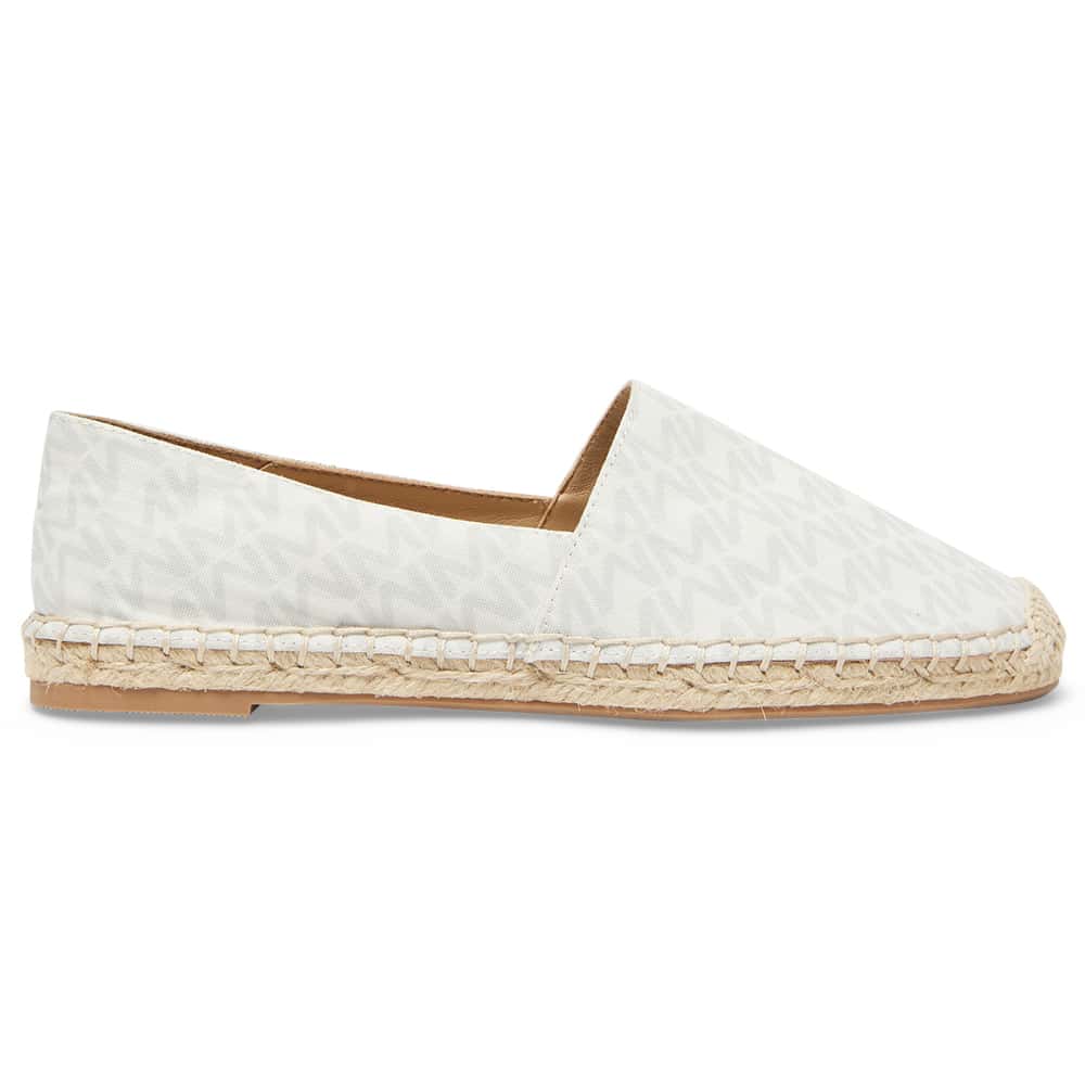 Jett Flat in White And Grey