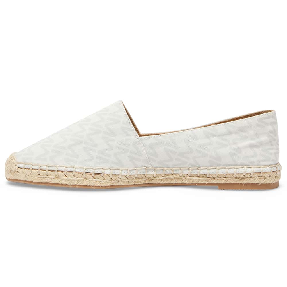 Jett Flat in White And Grey