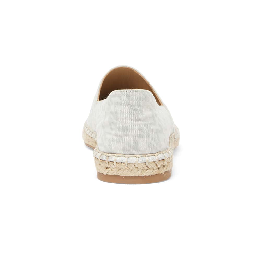 Jett Flat in White And Grey