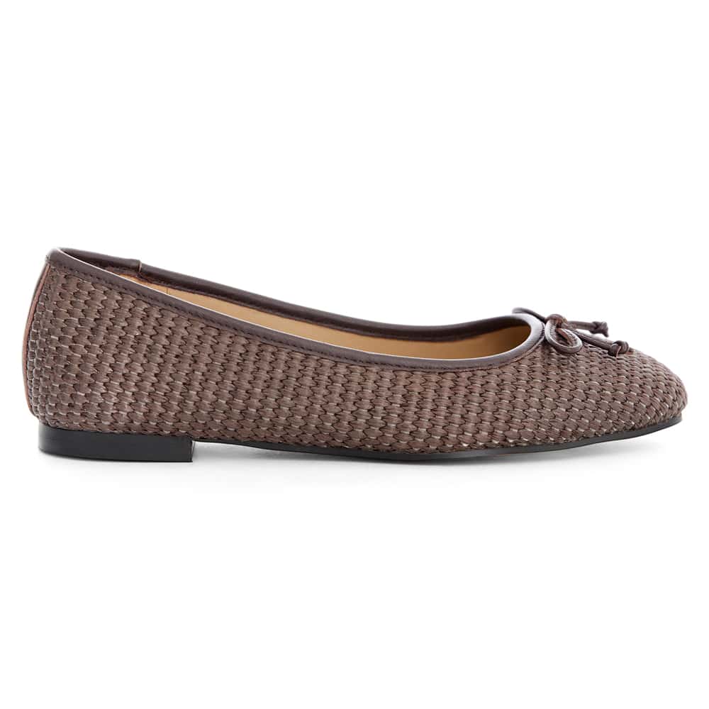 Tandem Flat in Chocolate Raffia Leather