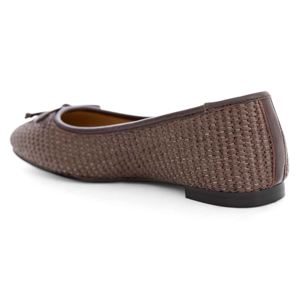 Tandem Flat in Chocolate Raffia Leather