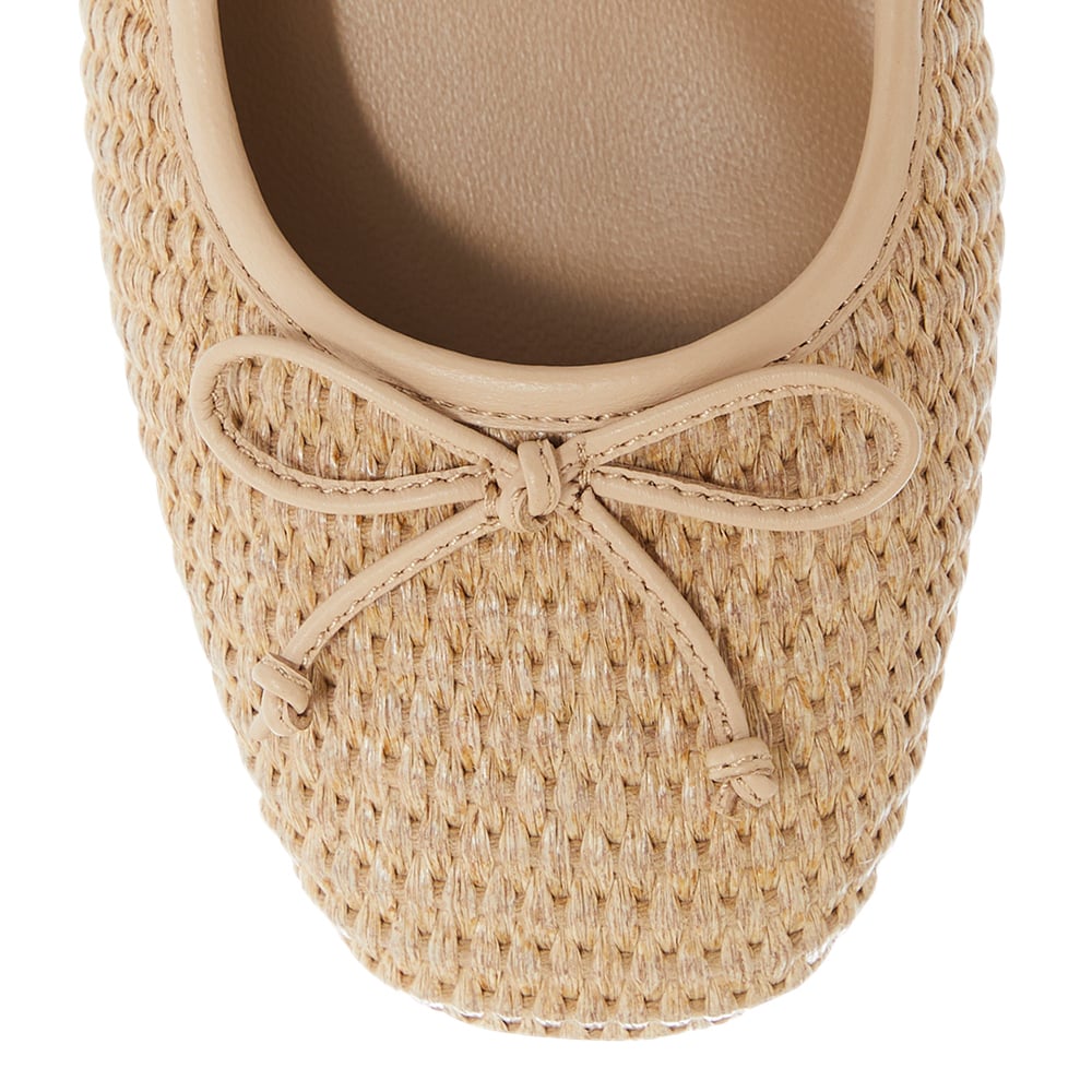 Tandem Flat in Natural Raffia Leather