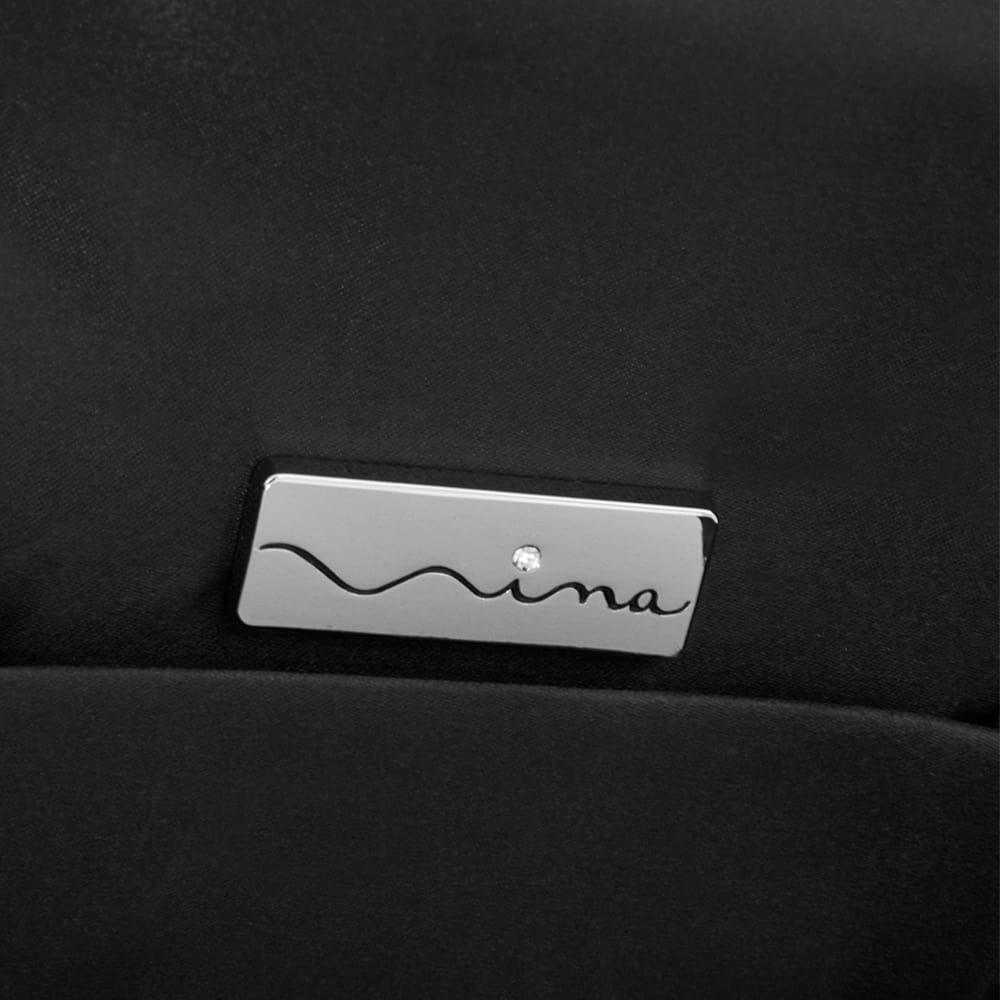 Aurella Clutch in Black