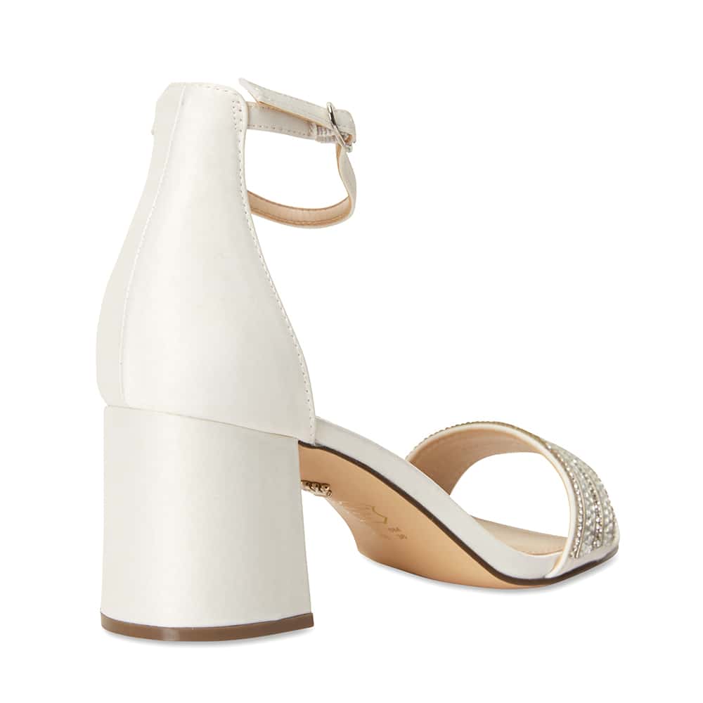 Elenora Heel in Ivory