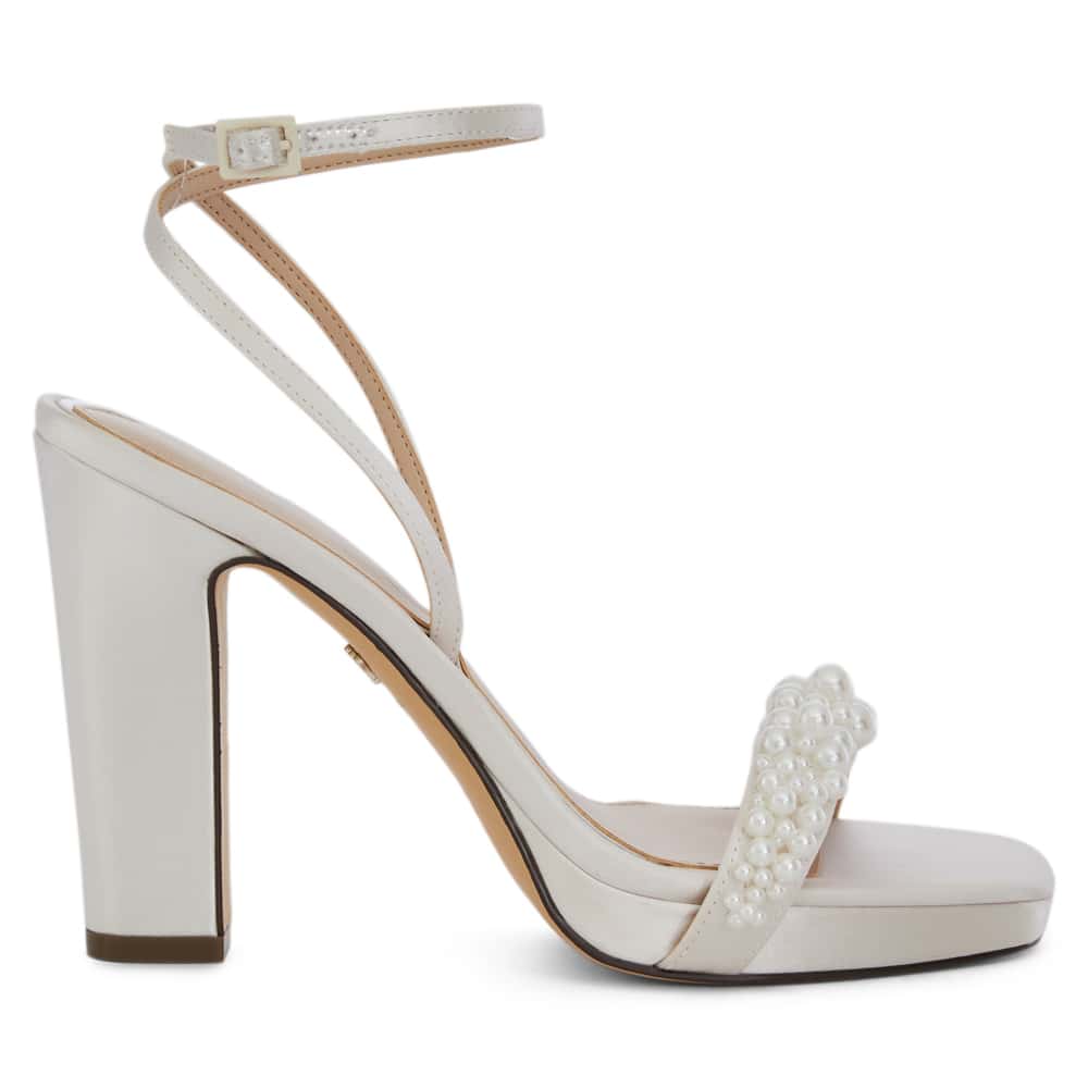 Evette Heel in Ivory