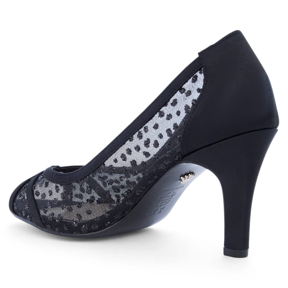 Flavia Pumps in Black Luster
