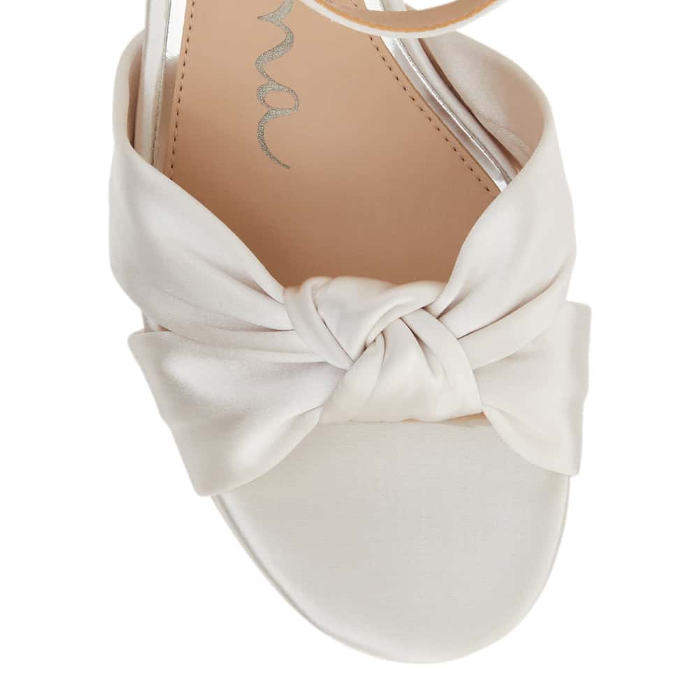 Floren Heel in Ivory