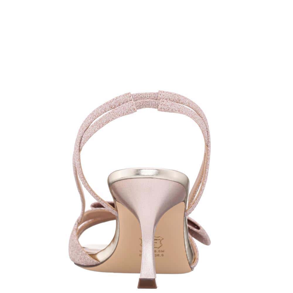 Lizette Heel in Platino Fantasy