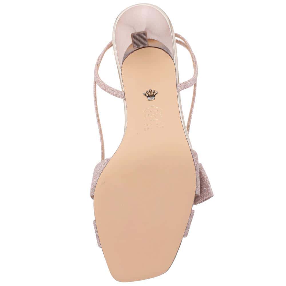 Lizette Heel in Platino Fantasy