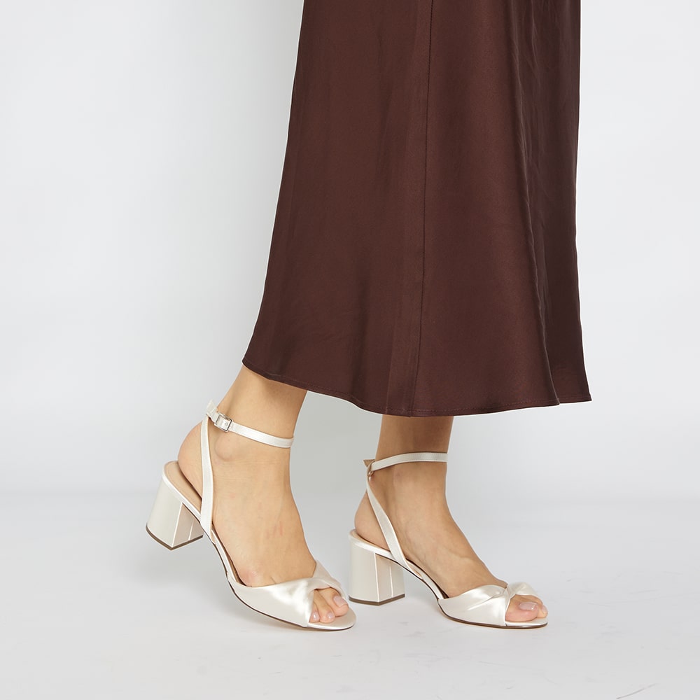 Nigelia Heel in Ivory Satin