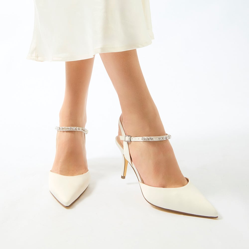 Tonya Heel in Ivory Fabric