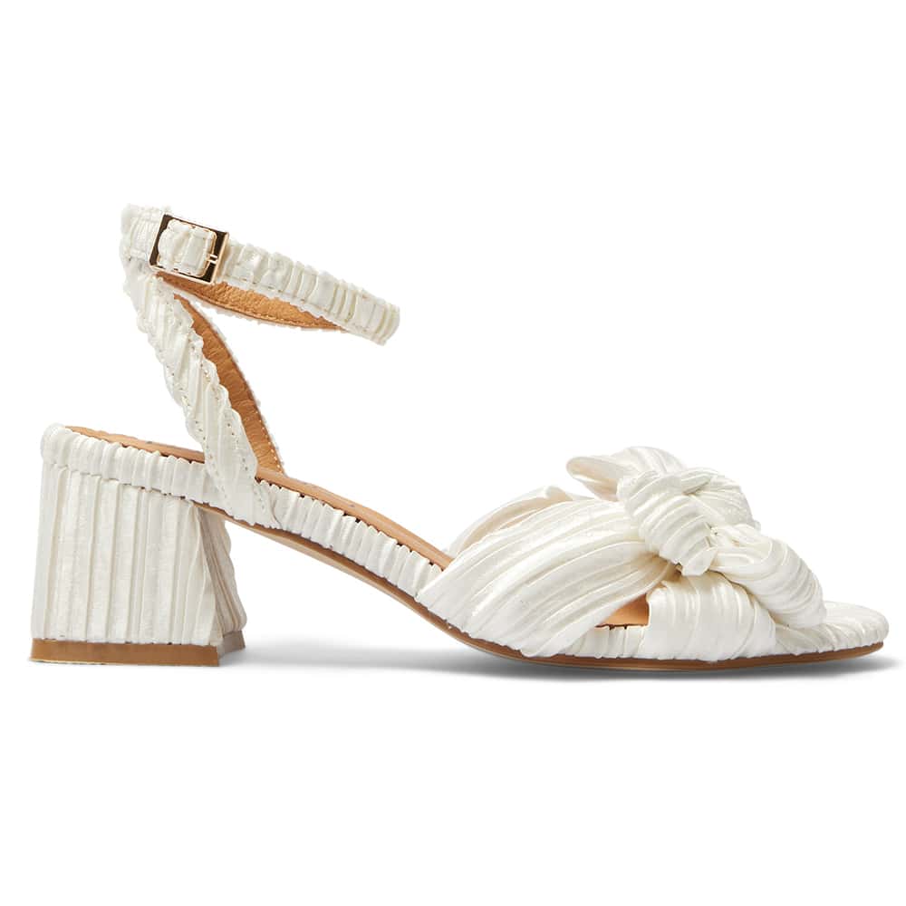 Tiara Heel in Ivory Pleat