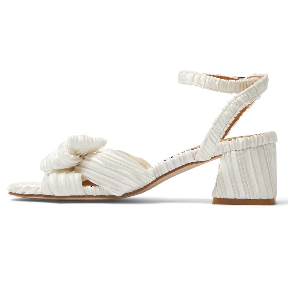 Tiara Heel in Ivory Pleat