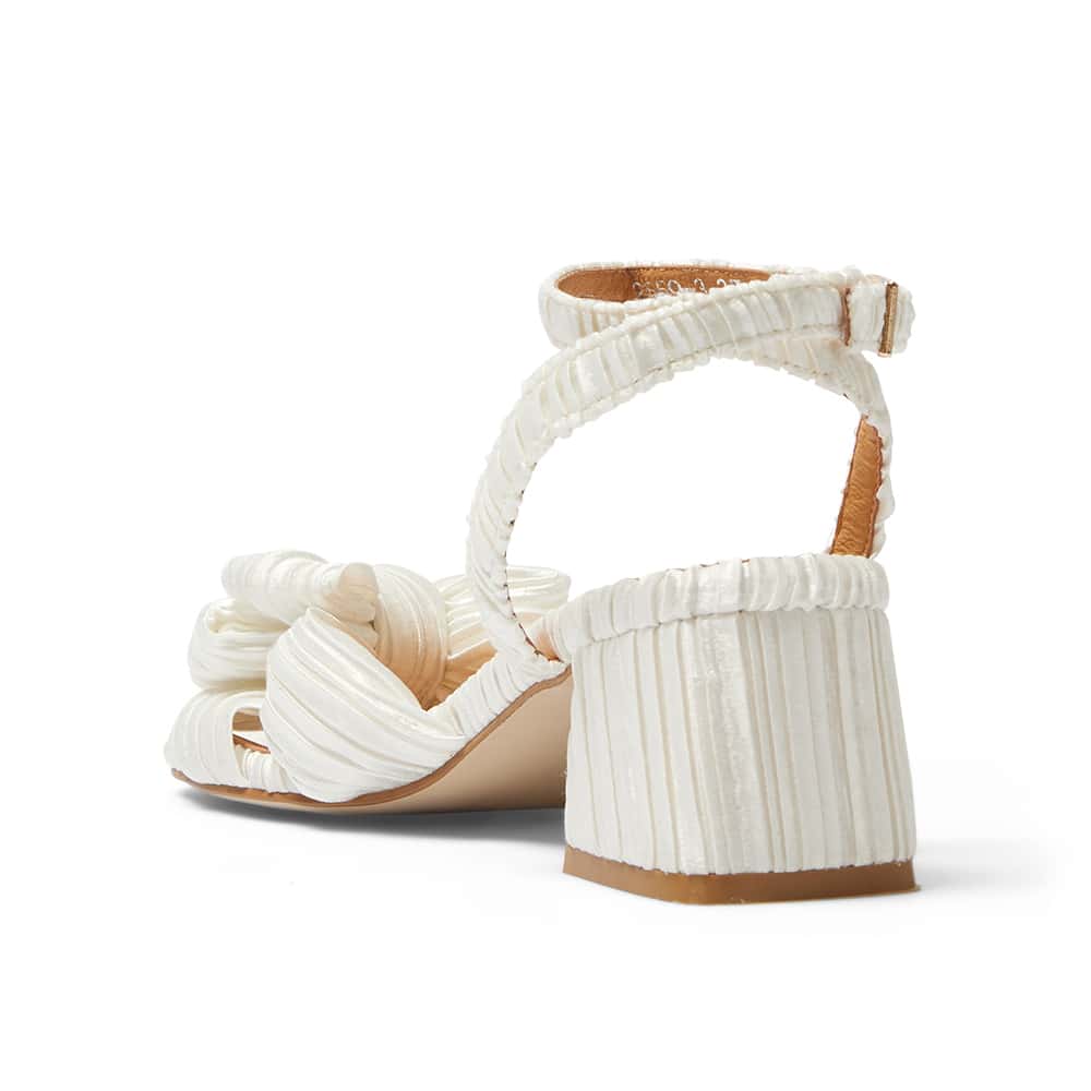 Tiara Heel in Ivory Pleat