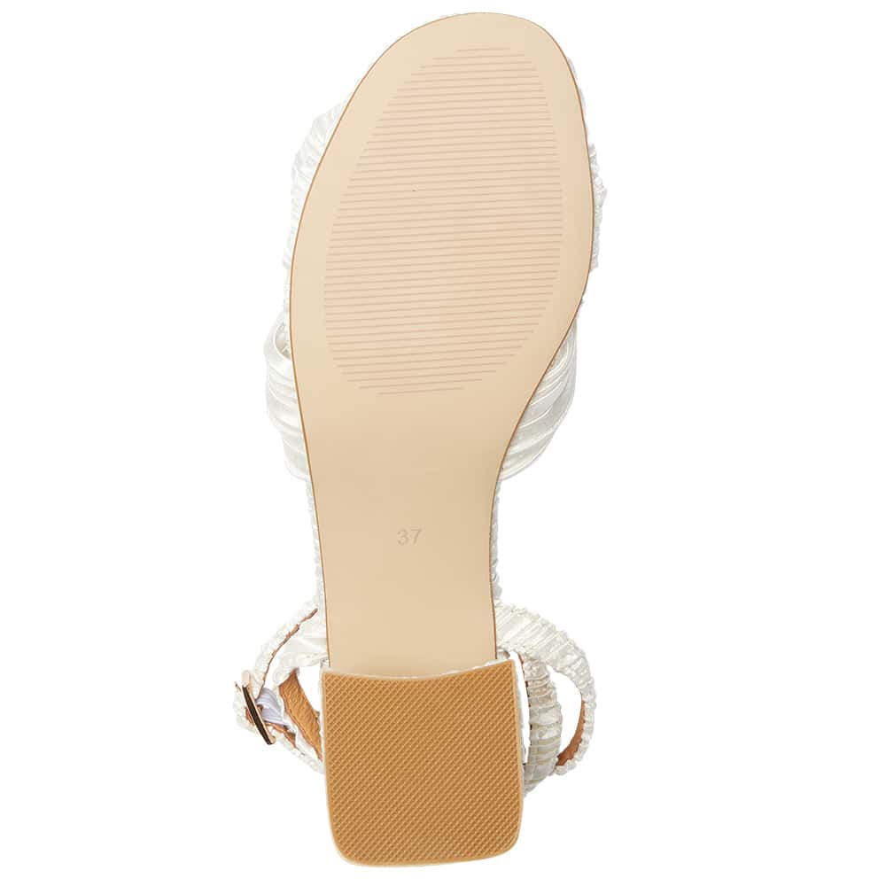 Tiara Heel in Ivory Pleat